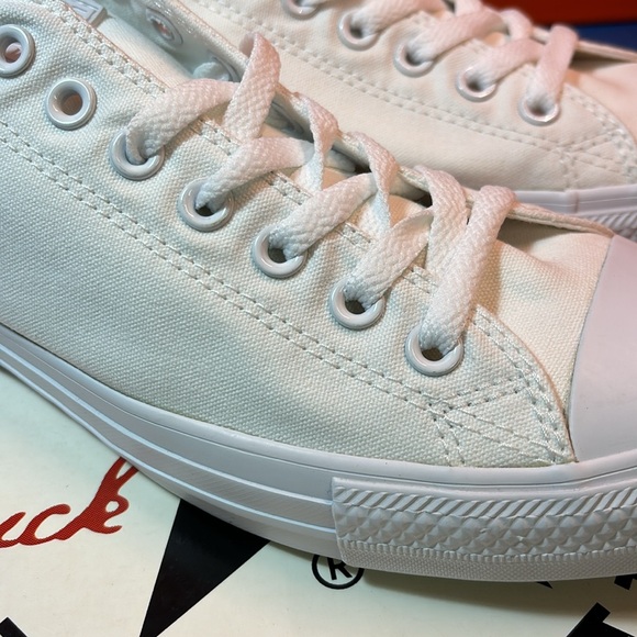 Converse Chuck Taylor Men's Low Top (Canvas)White Mono - Picture 3 of 9